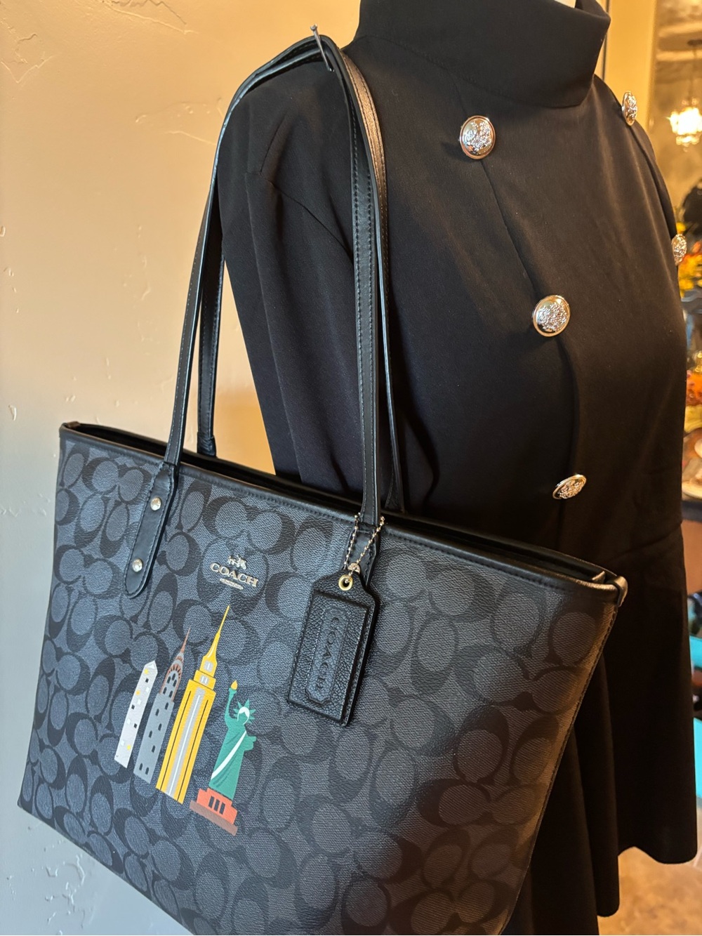 COACH NYC skyline city zip tote in signature canvas, style F57616 - Picture 2 of 9